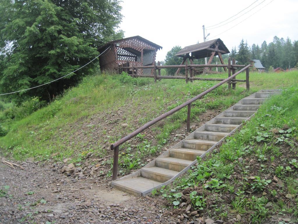 Guest House Stari Druzy Slavskoje Eksteriør bilde